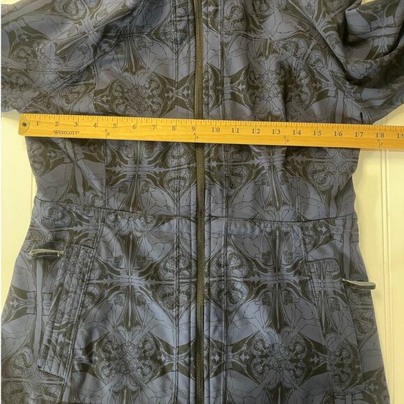 Lululemon RARE Apres Yoga Jacket Cinch Waist Dancers in the Snow Size Womens 8 - Picture 8 of 9